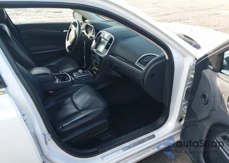 2016 Chrysler 300C z USA, uszkodzony, nr VIN 2C3CCAEG0GH358032